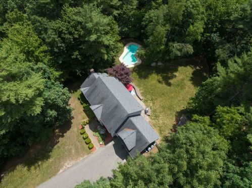 5 Hidden Meadow Dr, Londonderry, NH 03053-2668