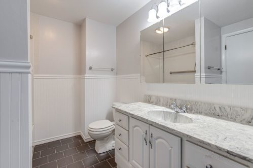 648 Lakeside Circle Dr, Wheeling IL  60090-5326 exterior