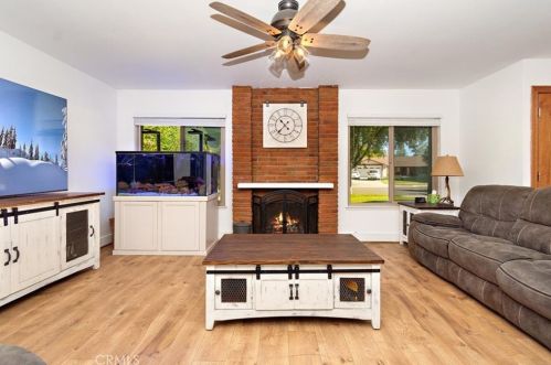 4560 Circle Lazy J Rd, Riverside CA  92501-2043 exterior