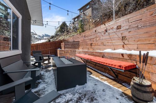 7994 Springshire Dr, Park City UT 84098-5396 exterior