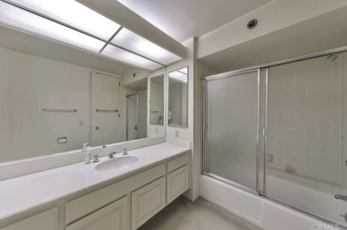 222 Monterey Rd, Glendale CA 91206-2052 exterior