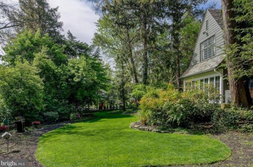 585 Warwick Rd, Haddonfield NJ 08033-3845 exterior