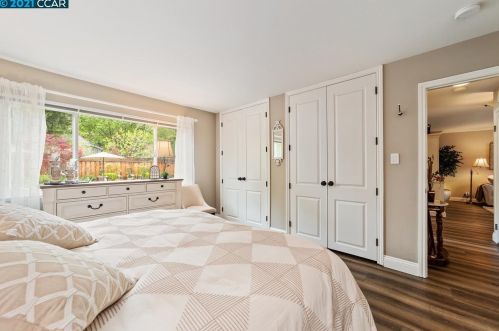 907 Hastings Dr, Concord CA  94518-3821 exterior