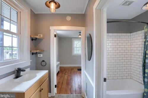 212 Howard Ave, Lancaster PA  17602-4208 exterior