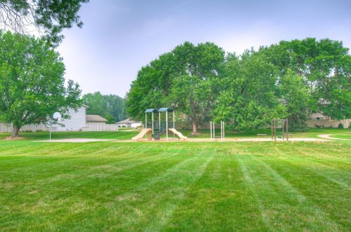 983 Carmel Ct, Saint Paul MN  55126-5833 exterior