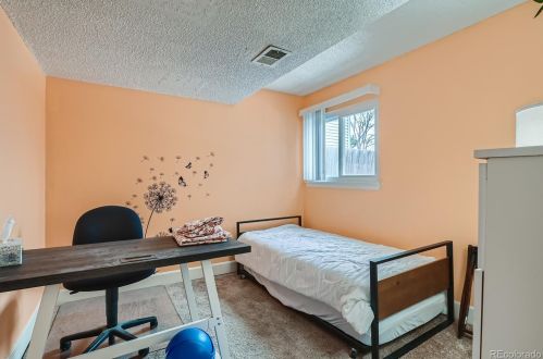 19003 Mansfield Dr, Aurora CO 80013-3657 exterior