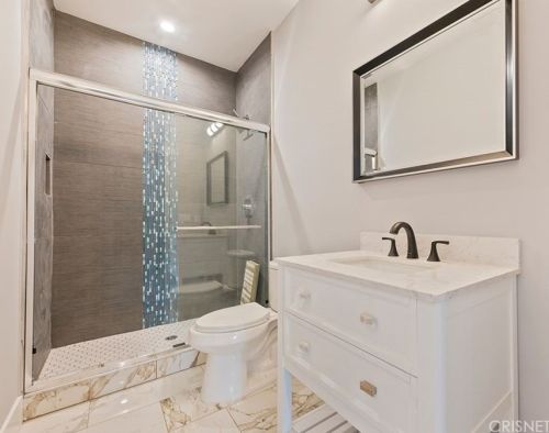 7960 Amestoy Ave, Van Nuys CA  91406-1603 exterior