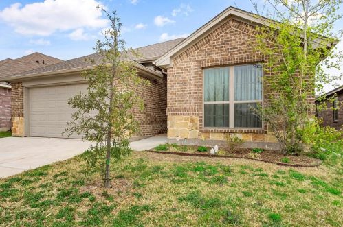400 Crescent Creek Ln, Fort Worth, TX 76140-6587