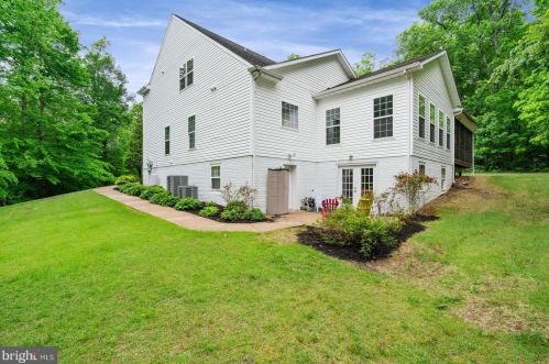 9503 Trentham Trl, Fredericksburg, VA 22407-5301