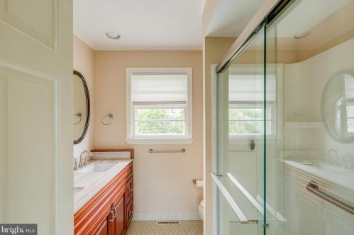 852 Wayside Ln, Haddonfield NJ 08033-1047 exterior