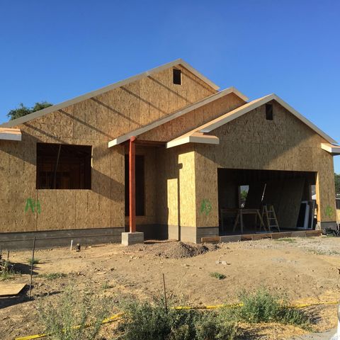 459 Riverview Dr, Ukiah, CA 95482-8786