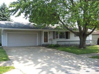 1213 Pine St, Vonachen Knolls, IL 61523-1320