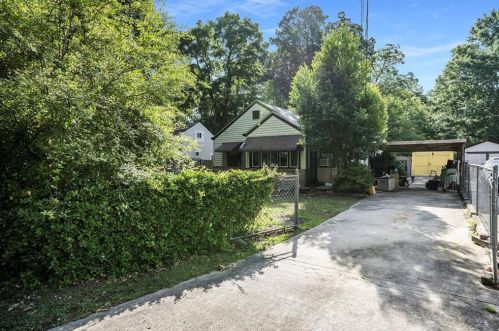 5040 Ash St, Forest Park, GA 30297-2332