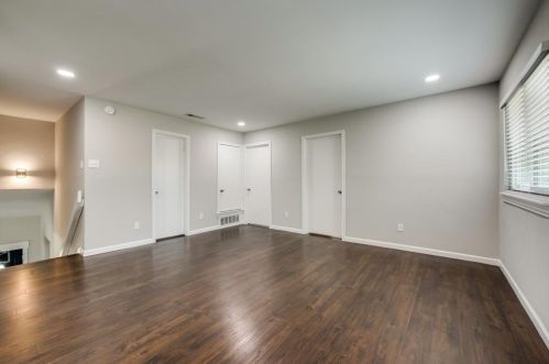 2211 Big Bnd Dr, Carrollton TX 75007-5801 exterior