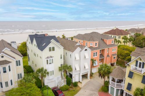 15 Grand Pavilion Dr, Isle Of Palms SC  29451-2800 exterior