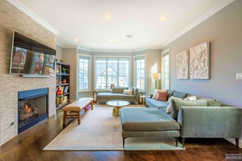 48 Myrtle Ave, Edgewater NJ  07020-1405 exterior