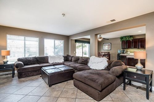 2121 Chateau Ct, Chula Vista CA  91913-3161 exterior