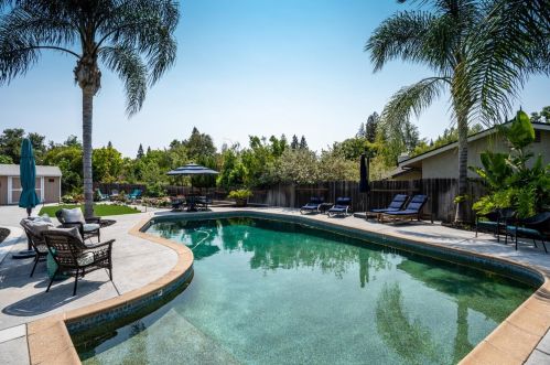 8804 Bold Ruler Way, Fair Oaks, CA 95628-6417