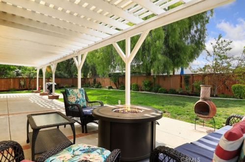 12595 Orangeblossom Ln, Riverside CA  92503-7058 exterior