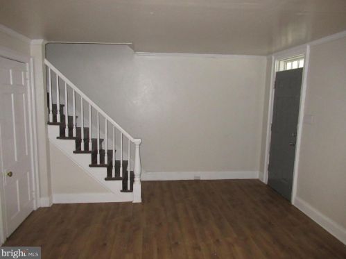 966 Niagara Rd, Camden, NJ 08104-2724