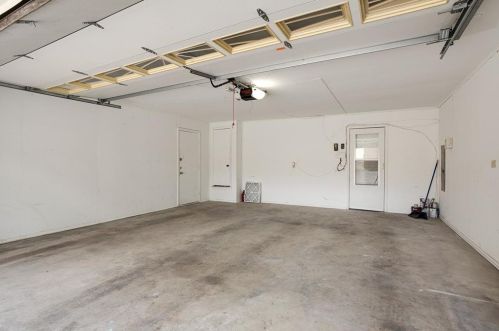 3712 Cemetery Hl Rd, Carrollton TX 75007-5651 exterior