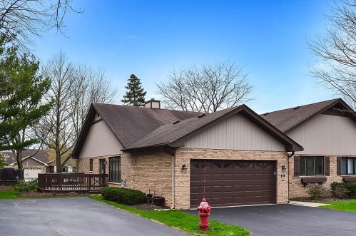 85 Castle Rock Ln, Hanover Park, IL 60108-1274