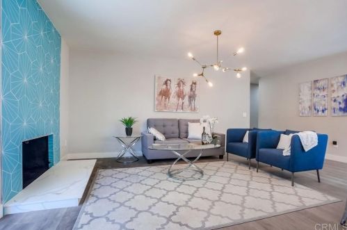 1461 Darwin Dr, Oceanside CA  92056-3042 exterior