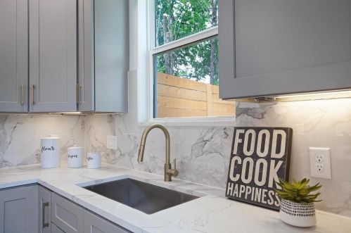 3104 Th, Austin TX  78702-1402 exterior