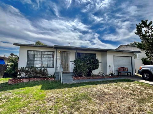 1387 Hartman Dr, El Cajon, CA 92020-2304