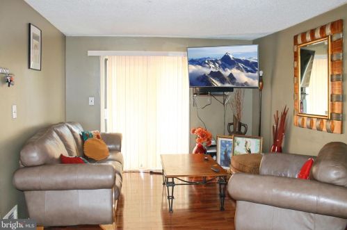 26 Poillon Ct, Trenton, NJ 08648-2658