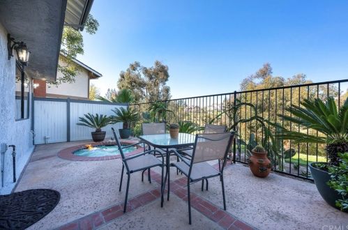 7315 Singingwood Dr, Anaheim CA 92808-1701 exterior