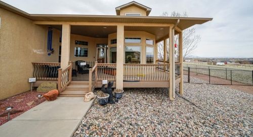 955 Monterosa Dr, Pueblo, CO 81007-6119
