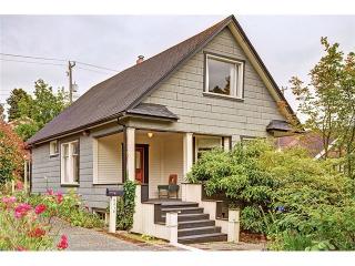 4416 40th Ave, Seattle, WA 98116-4213