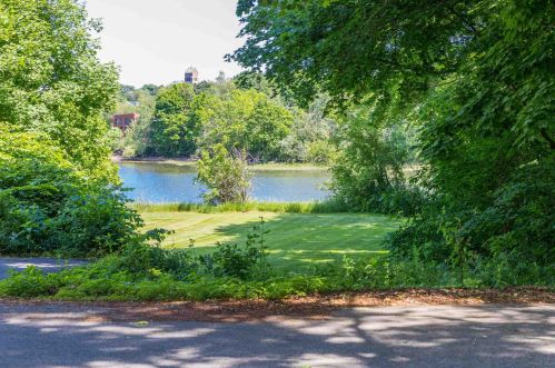 199 Clinton St, Portsmouth, NH 03801-3613