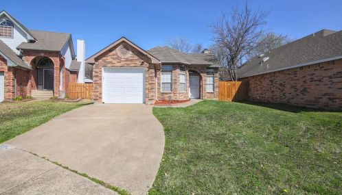 6909 Driffield Cir, North Richland Hills, TX 76182-4469