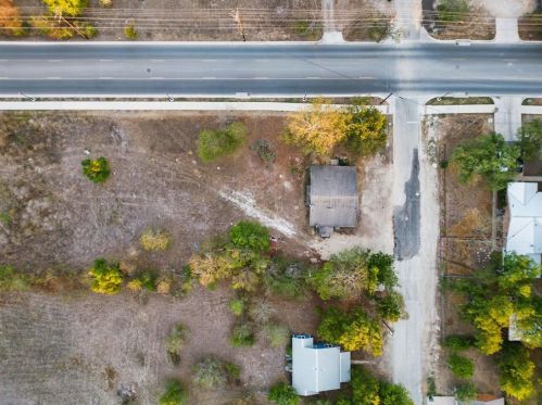 601 Burleson St, Uhland TX 78640-5323 exterior