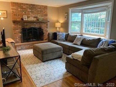 33 Toilsome Ave, Norwalk, CT 06851-2313