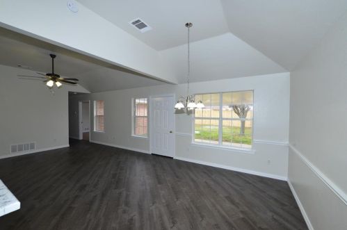710 Stanford Dr, Waxahachie, TX 75165-1772