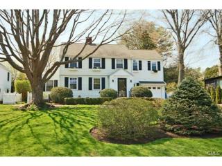 100 Lee Dr, Fairfield, CT 06824-6379