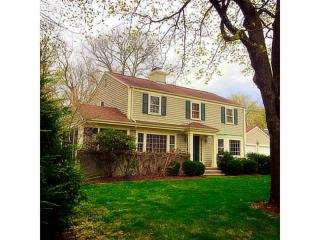 19 Surrey Rd, Barrington, RI 02806-4509
