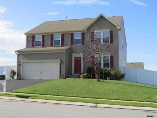 1675 Rosebrook Dr, York, PA 17402-8541