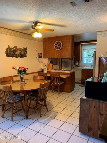2263 Cutler St, Simi Valley, CA 93065-4924