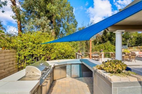 370 Yorkshire Cir, Anaheim CA 92808-1313 exterior