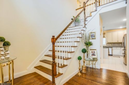 2 Normandy Ct, Warren, NJ 07059-7059