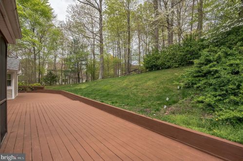 15411 Wicker Ct, Woodbridge, VA 22193-1057