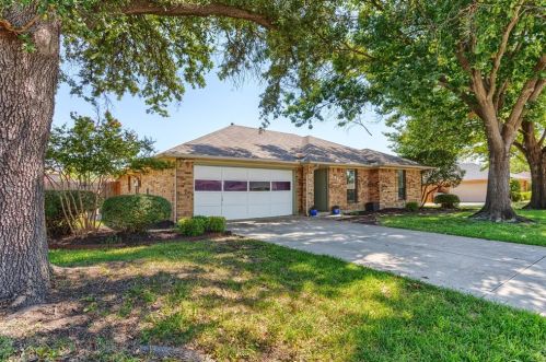 6808 Abilene Dr, Garland, TX 75048-2856