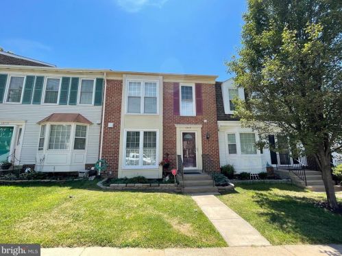 12117 Stoneford Dr, Woodbridge, VA 22192-1442