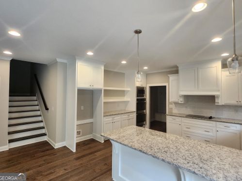 352 Summit View Dr, Jefferson, GA 30549-4023
