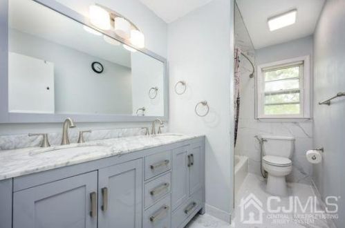 10 Boxwood Rd, Piscataway NJ 08854-5942 exterior