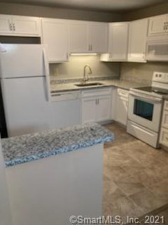 14 Putter Dr, Wallingford, CT 06492-5035
